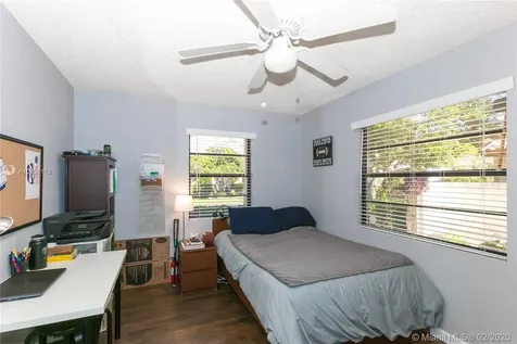 1964 Sacramento Weston FL 33326