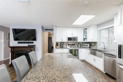 1964 Sacramento Weston FL 33326