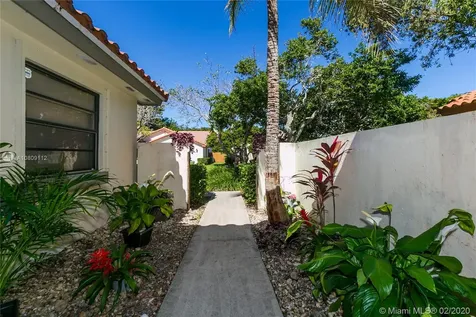 1964 Sacramento Weston FL 33326