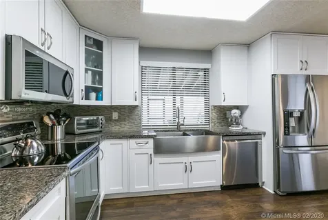 1964 Sacramento Weston FL 33326