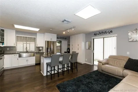 1964 Sacramento Weston FL 33326