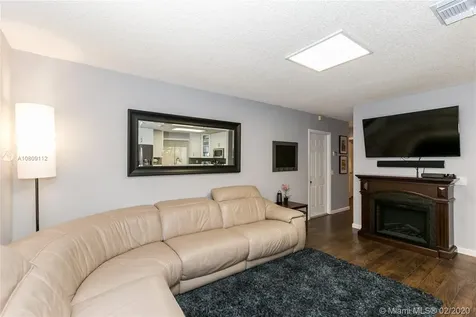 1964 Sacramento Weston FL 33326