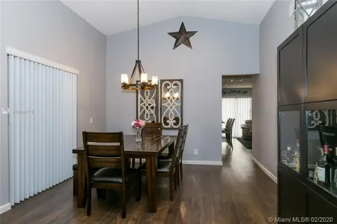 1964 Sacramento Weston FL 33326