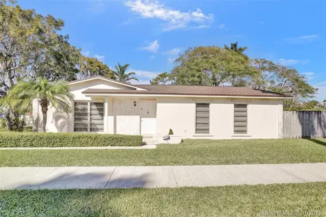 18331 SW 89th Court Palmetto Bay FL 33157