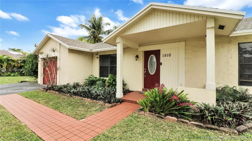 1510 N Bluebird Lane Homestead FL 33035