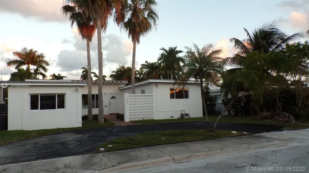 7505 Adventure Avenue North Bay Village FL 33141