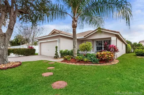 11828 SW 7th Street Pembroke Pines FL 33025