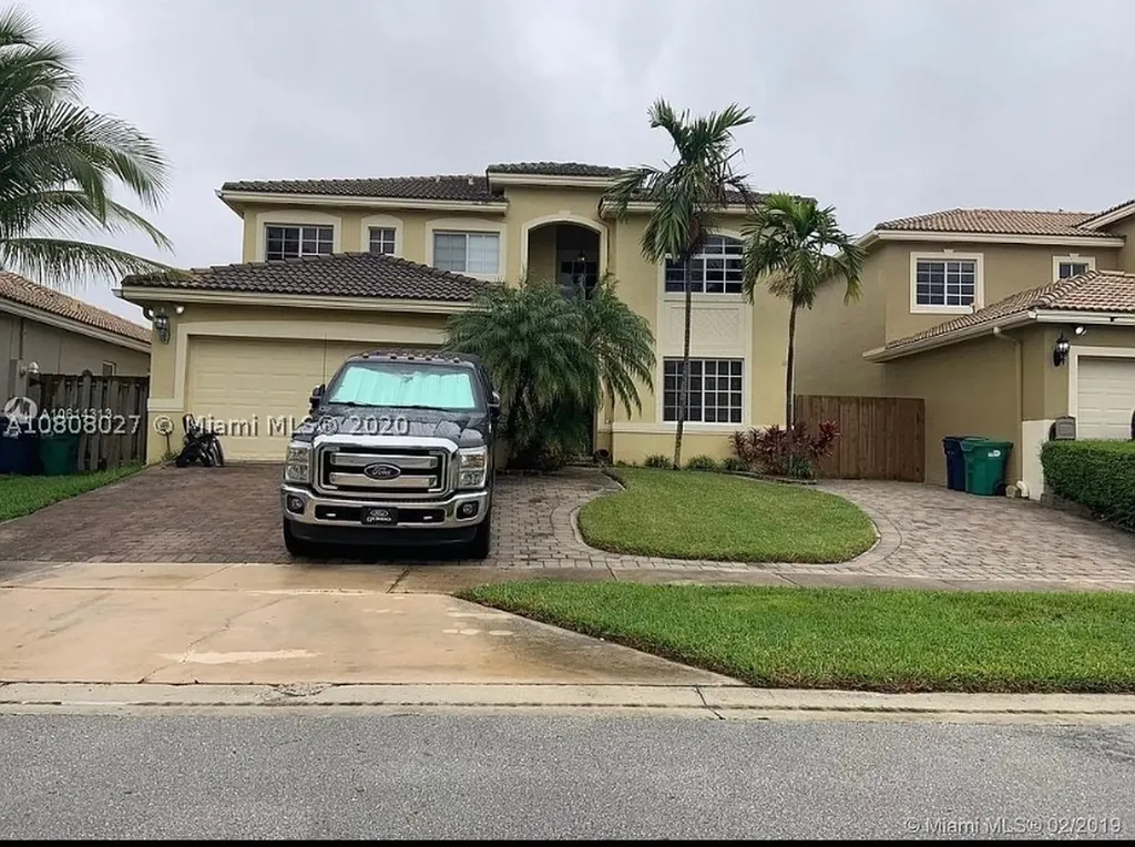 8917 SW 211th Lane Cutler Bay FL 33189