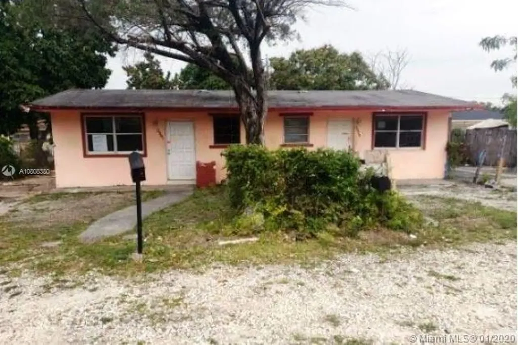 2979 NW 88th Street Miami FL 33147