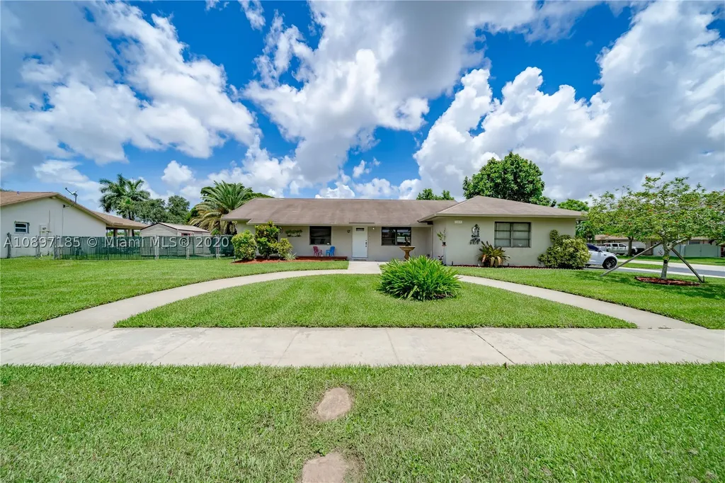 12841 SW 11th Place Davie FL 33325