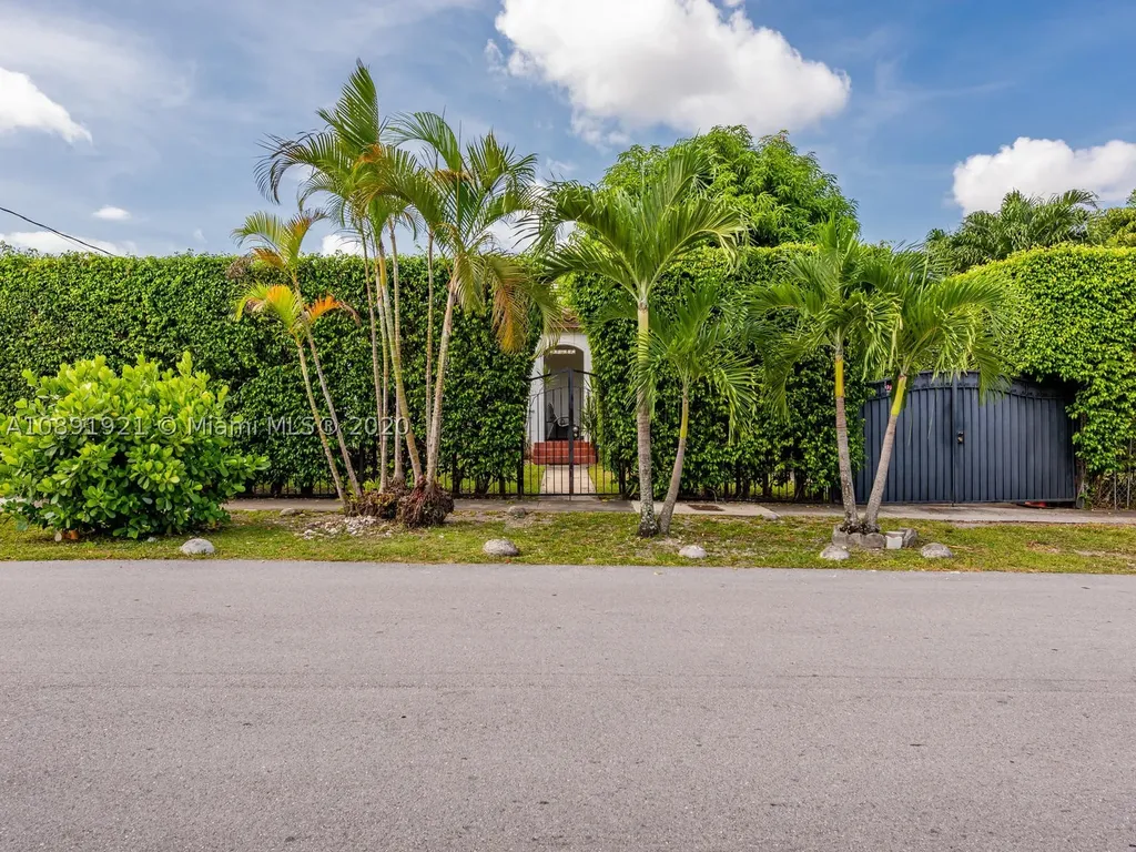 2520 SW 19th Street Miami FL 33145