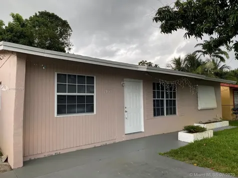 6351 Washington Street Hollywood FL 33023