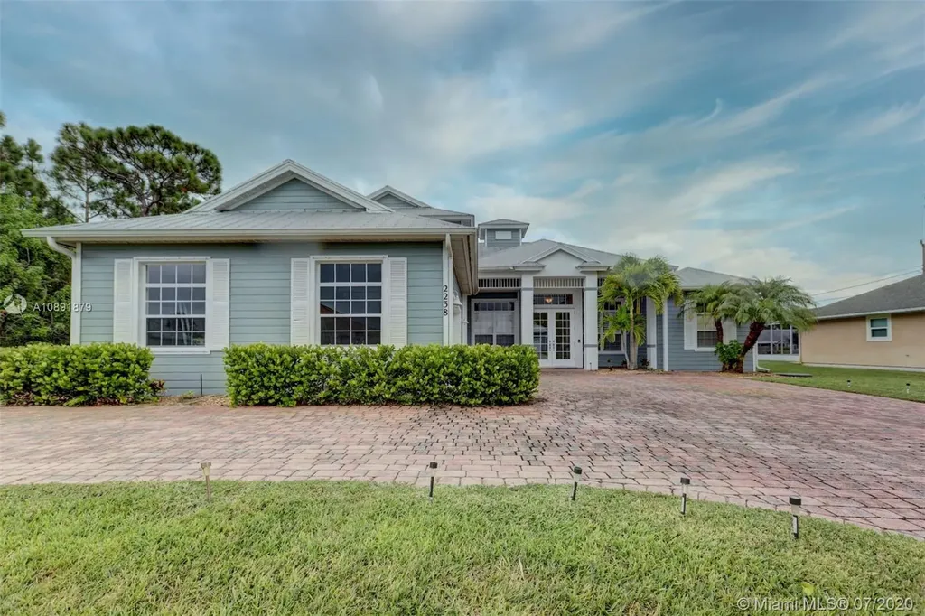 2238 SE Powell Court Port St. Lucie FL 34952