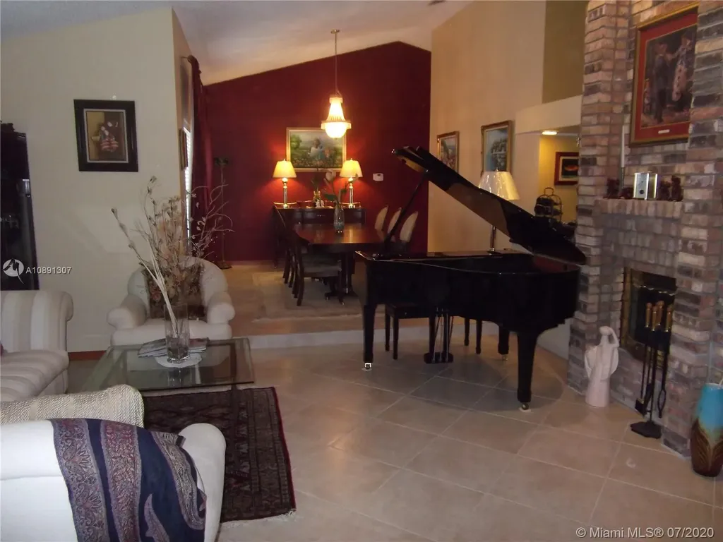 11171 NW 10th Place Coral Springs FL 33071
