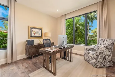 919 S Southlake Drive Hollywood FL 33019