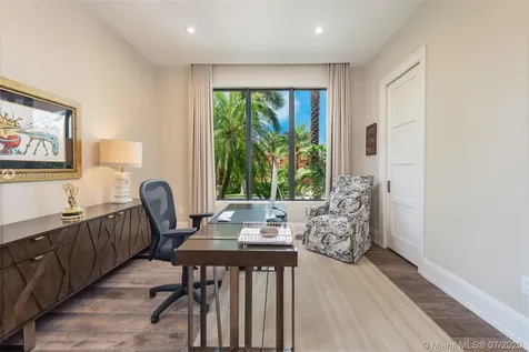 919 S Southlake Drive Hollywood FL 33019