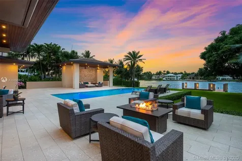 919 S Southlake Drive Hollywood FL 33019