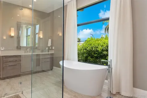 919 S Southlake Drive Hollywood FL 33019