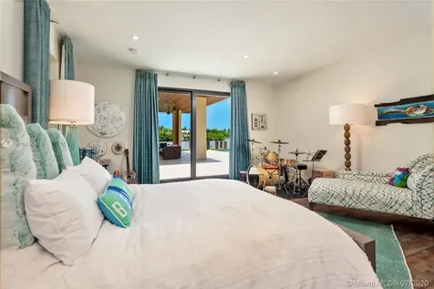919 S Southlake Drive Hollywood FL 33019