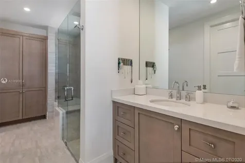 919 S Southlake Drive Hollywood FL 33019