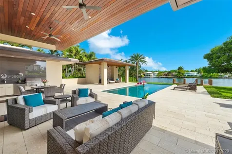 919 S Southlake Drive Hollywood FL 33019