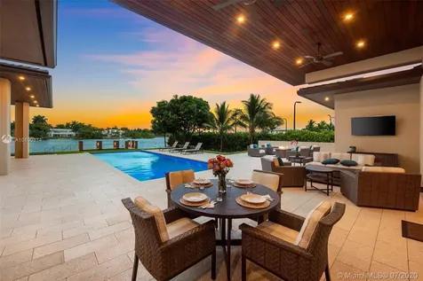 919 S Southlake Drive Hollywood FL 33019