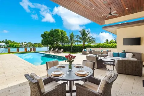 919 S Southlake Drive Hollywood FL 33019