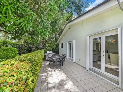 725 Benevento Avenue Coral Gables FL 33146