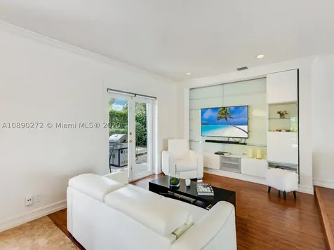 725 Benevento Avenue Coral Gables FL 33146