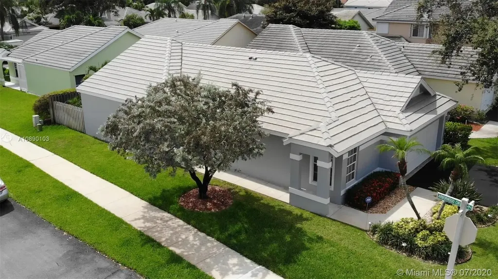 2644 Pinewood Court Davie FL 33328