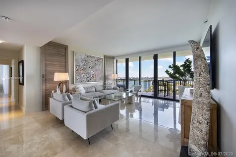 1000 Venetian Way Miami FL 33139