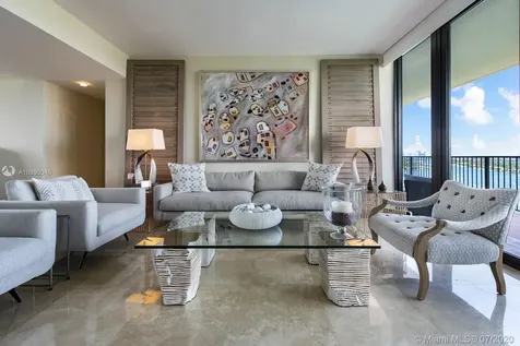 1000 Venetian Way Miami FL 33139