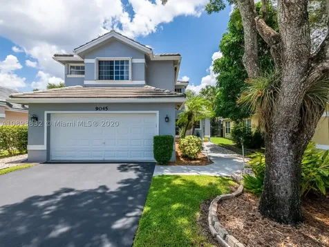 9045 Lake Park Circle S Davie FL 33328