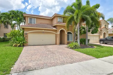 3815 Woodfield Court Coconut Creek FL 33073