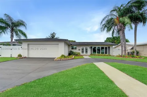 4624 Grant Street Hollywood FL 33021