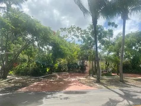 601 SW 70th Avenue Pembroke Pines FL 33023