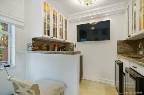 3515 E Fairview Street Coconut Grove FL 33133