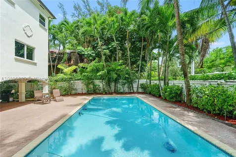 3515 E Fairview Street Coconut Grove FL 33133