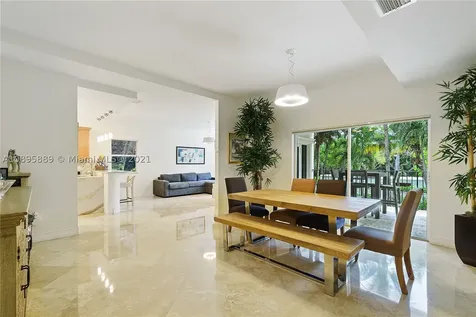 3515 E Fairview Street Coconut Grove FL 33133