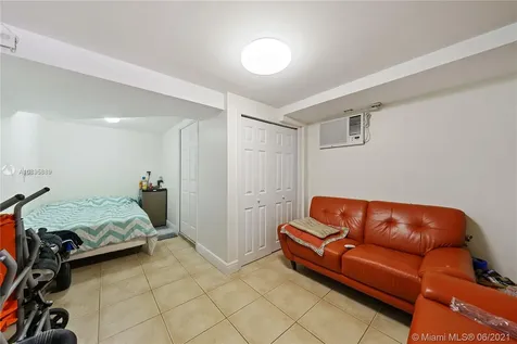 3515 E Fairview Street Coconut Grove FL 33133