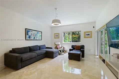 3515 E Fairview Street Coconut Grove FL 33133