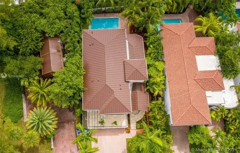3515 E Fairview Street Coconut Grove FL 33133