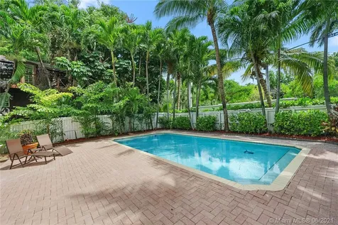 3515 E Fairview Street Coconut Grove FL 33133