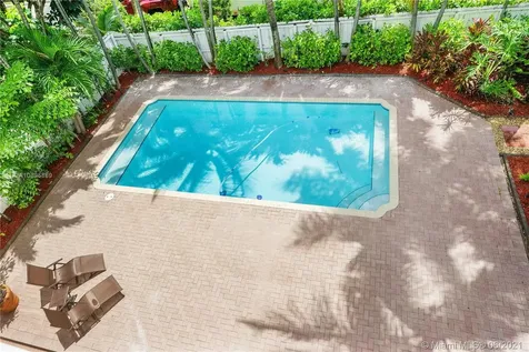 3515 E Fairview Street Coconut Grove FL 33133
