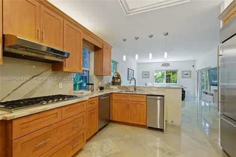 3515 E Fairview Street Coconut Grove FL 33133