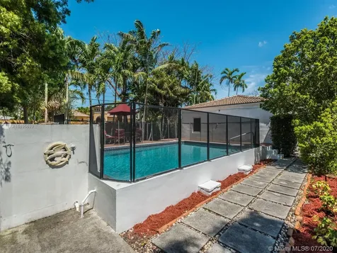 498 Swan Avenue Miami Springs FL 33166