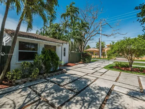 498 Swan Avenue Miami Springs FL 33166