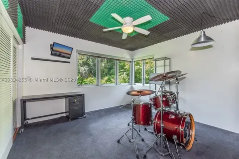 2801 Fairgreen Drive Miami Beach FL 33140