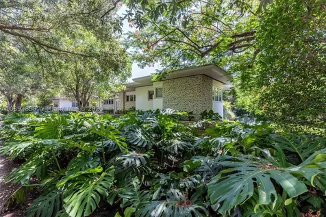 2801 Fairgreen Drive Miami Beach FL 33140