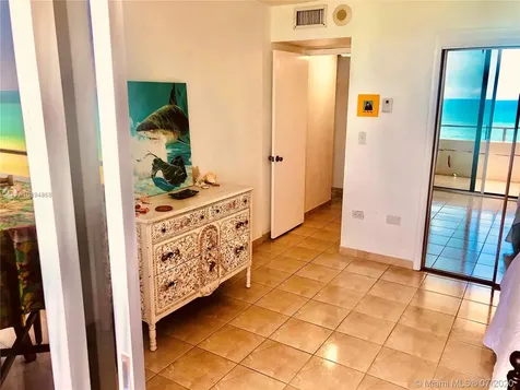 5555 Collins Avenue Miami Beach FL 33140